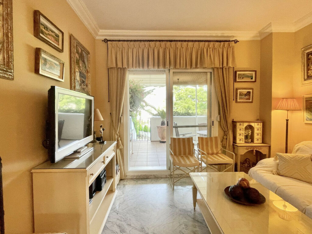 Ground Floor Apartment The Golden Mile Málaga - image 13