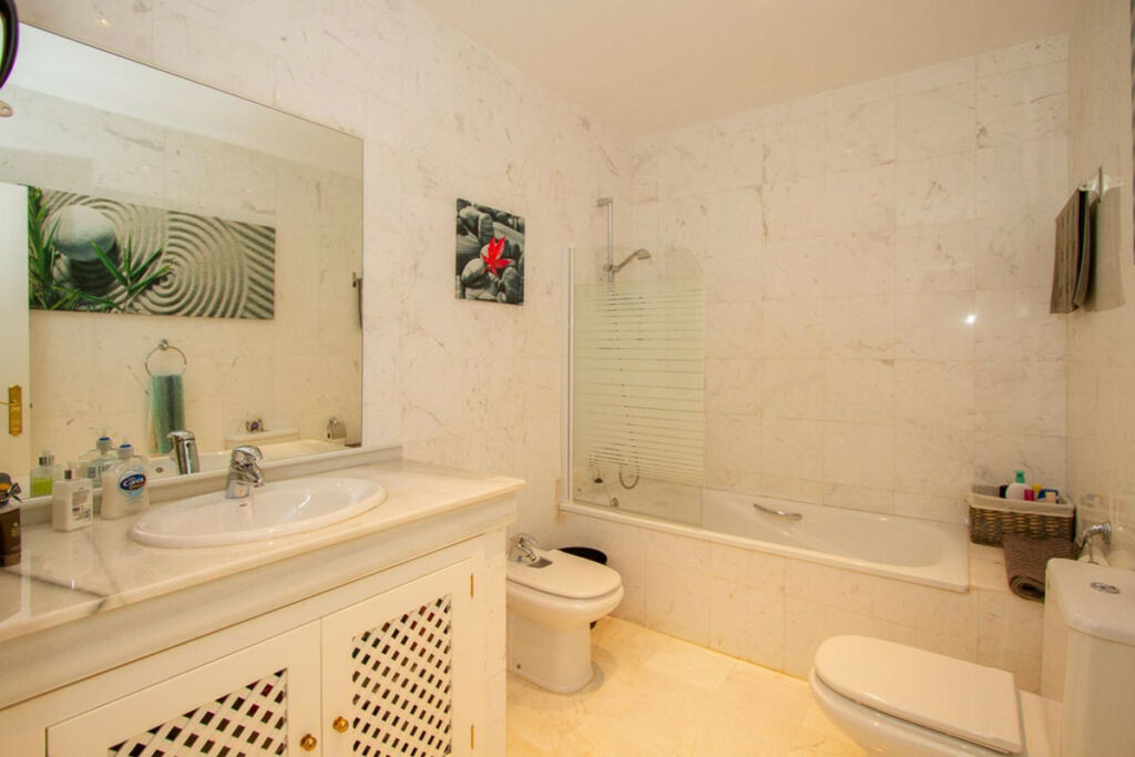 Middle Floor Apartment La Mairena Málaga - image 19