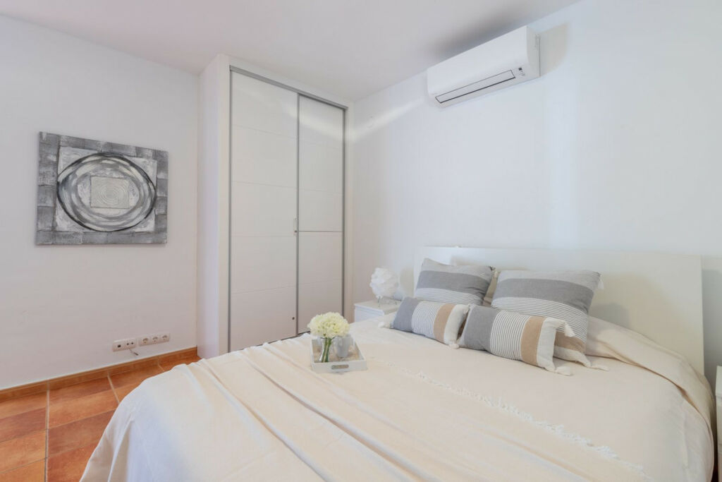 Detached Villa Moraira Alicante - image 19