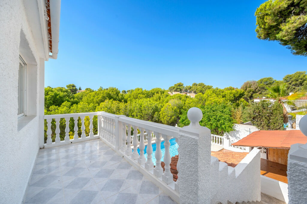 Detached Villa La Nucia Alicante - image 19