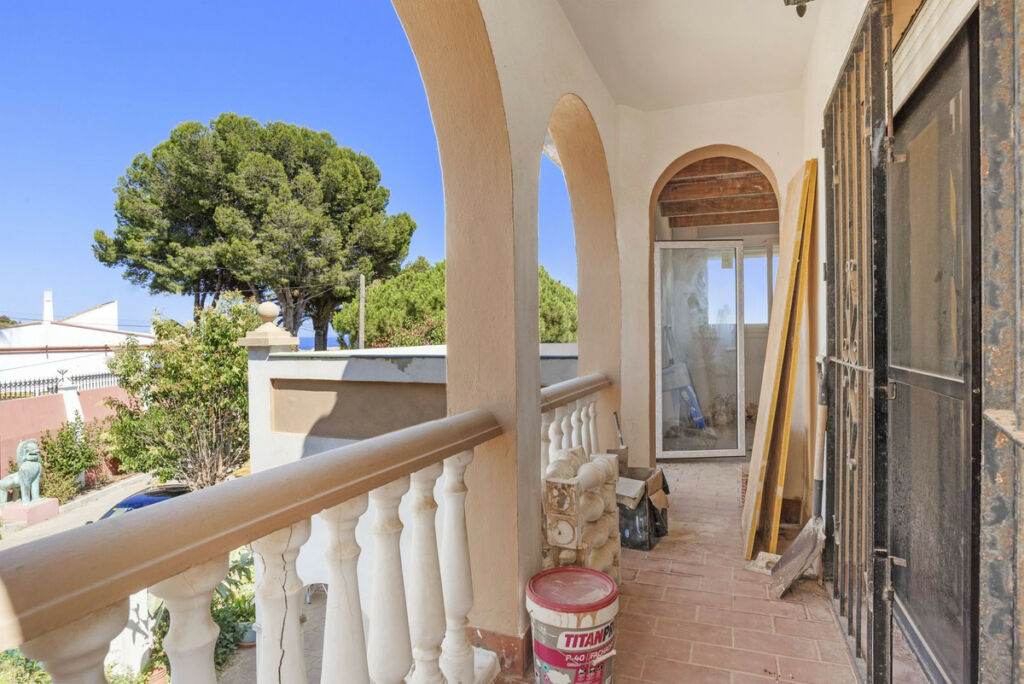 Detached Villa Estepona Málaga - image 19