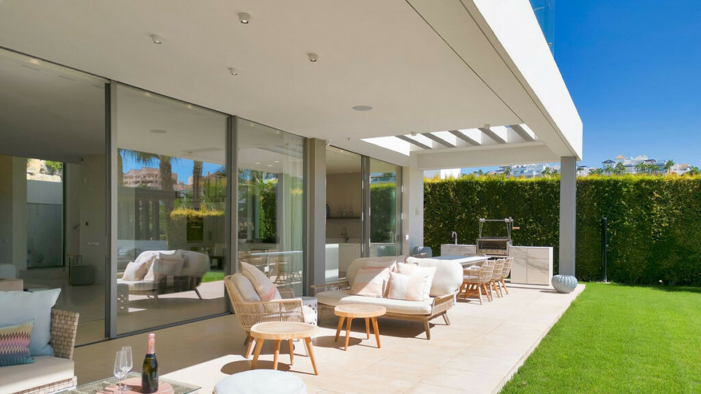 Detached Villa Benahavís Málaga - image 19