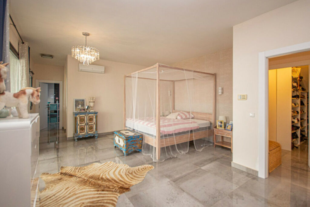Detached Villa La Mairena Málaga - image 21