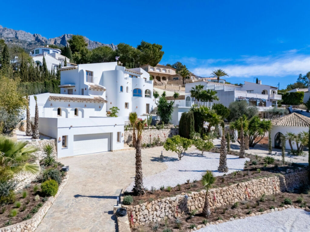Detached Villa Altea Alicante - image 2