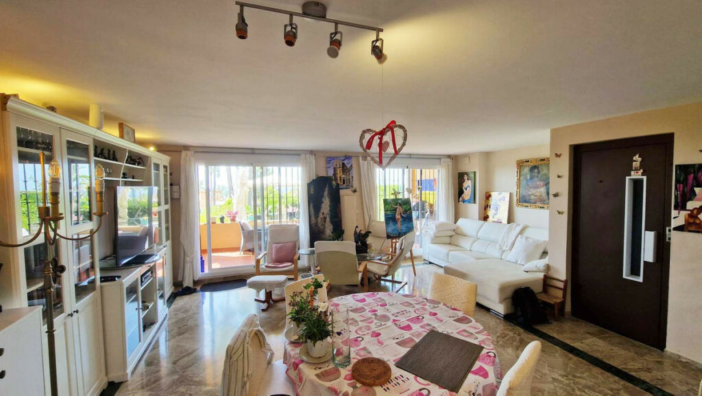 Semi-Detached House Estepona Málaga - image 2