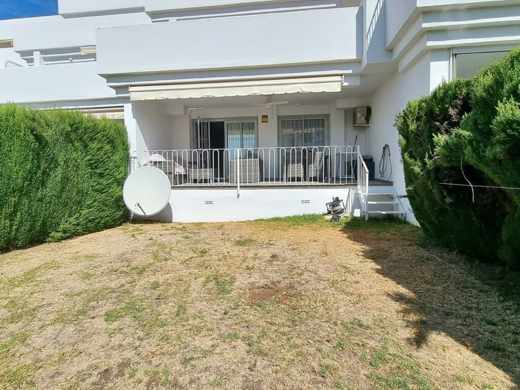 Ground Floor Apartment El Paraiso Málaga - image 2