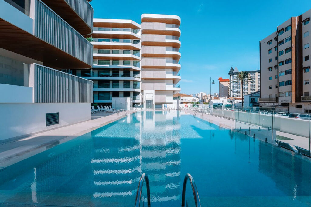 Middle Floor Apartment Fuengirola Málaga - image 2