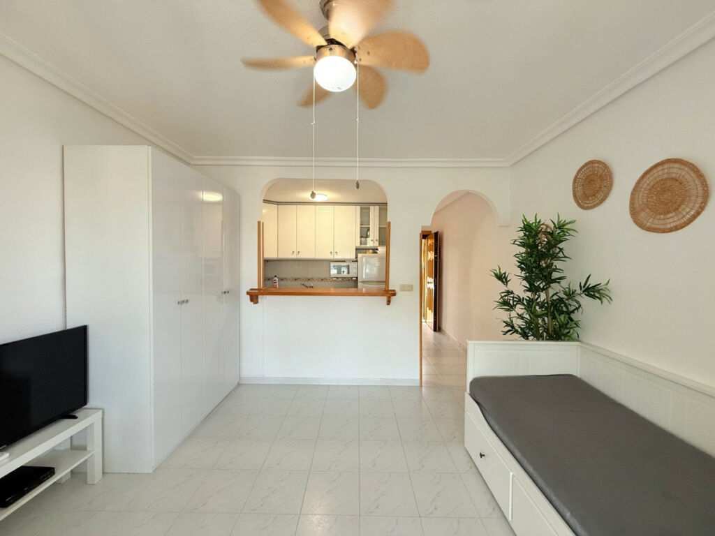 Middle Floor Apartment La Mata Alicante - image 2