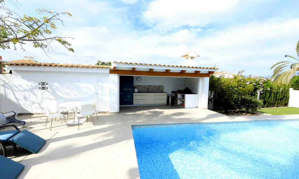 Detached Villa Albir Alicante - image 2