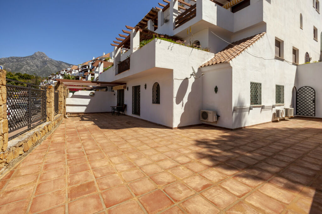 Ground Floor Apartment The Golden Mile Málaga - image 2