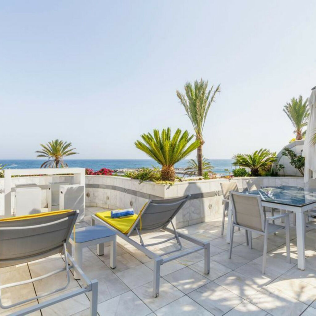Middle Floor Apartment Marbella Málaga - image 2