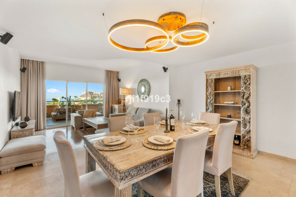 Middle Floor Apartment Elviria Málaga - image 2