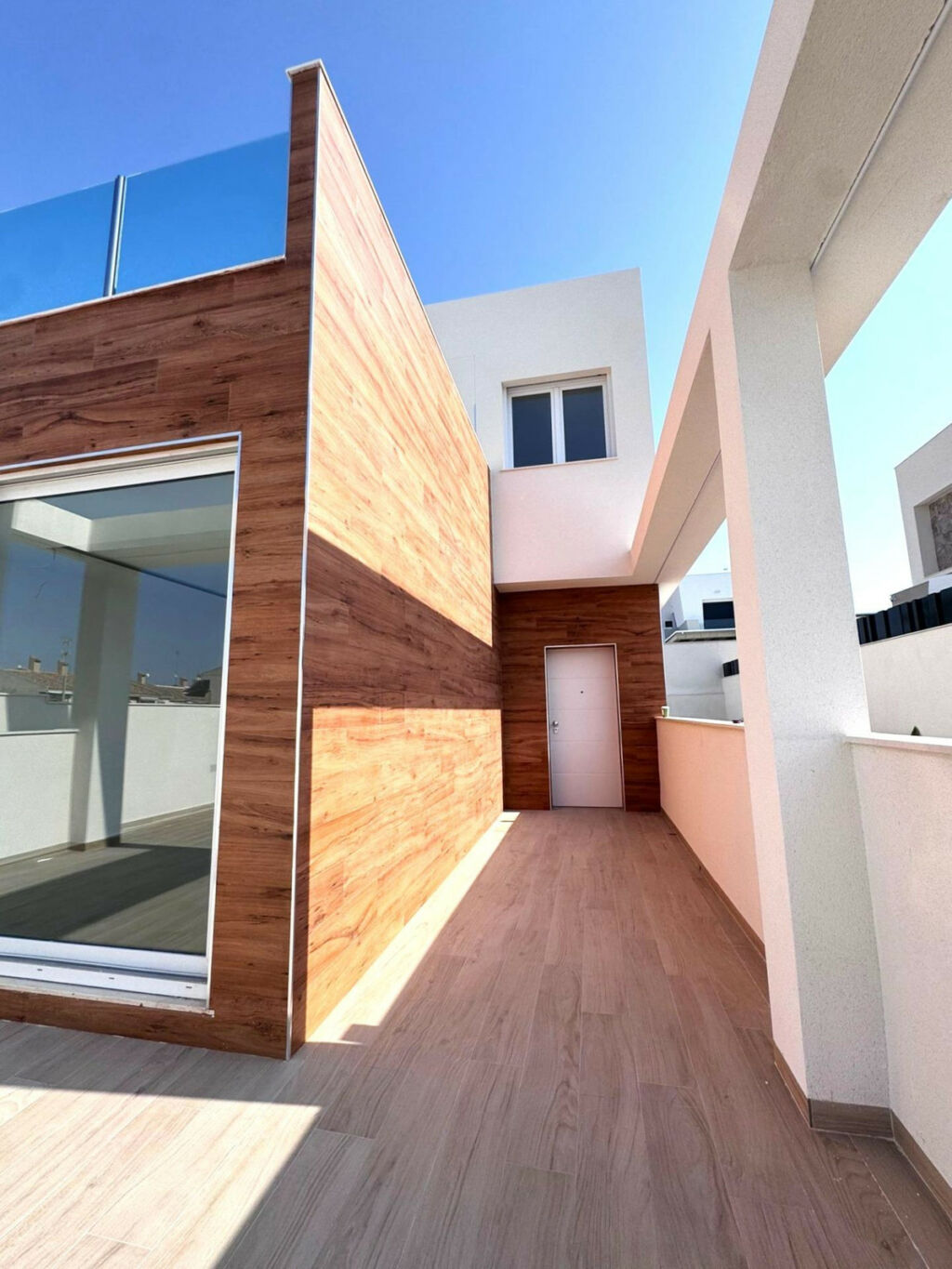 Detached Villa Aguas Nuevas Alicante - image 2