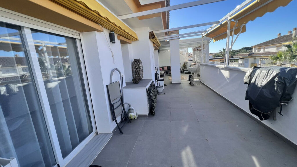 Penthouse Nueva Andalucía Málaga - image 2