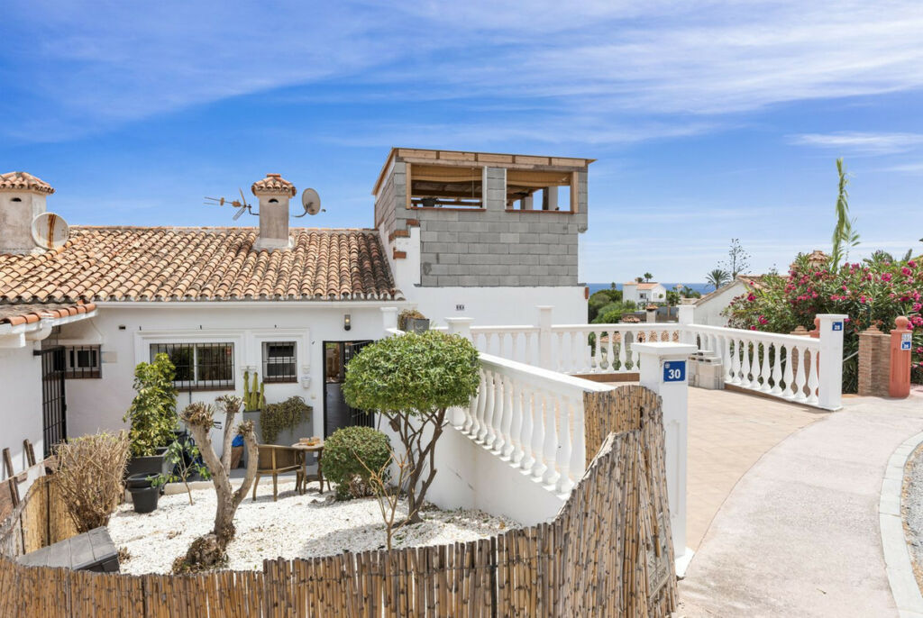 Semi-Detached House El Faro Málaga - image 3