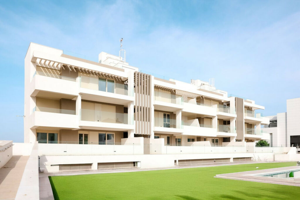 Ground Floor Apartment Selwo Málaga - image 2