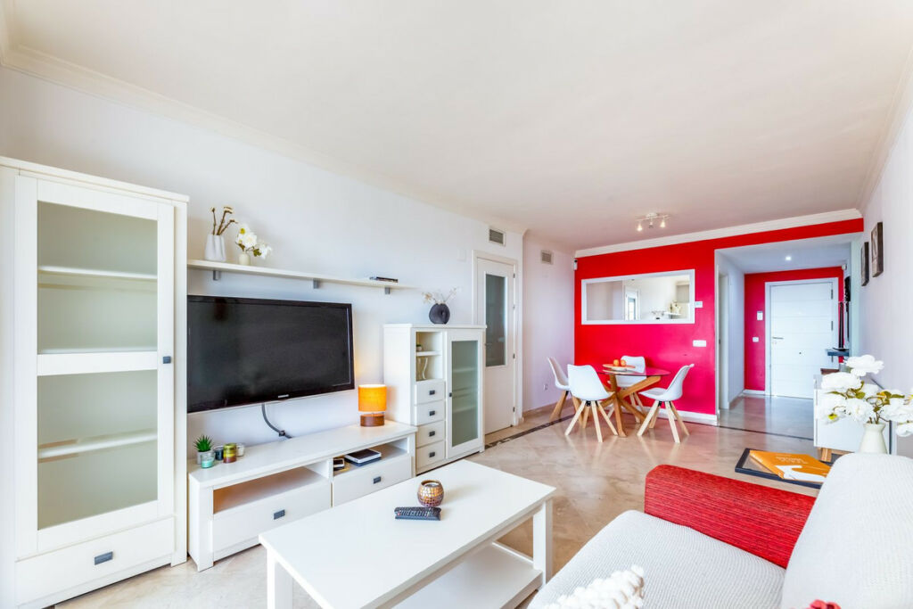 Middle Floor Apartment Manilva Málaga - image 2