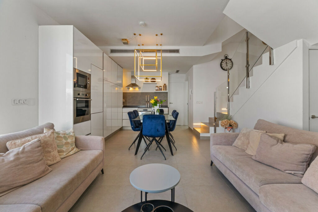 Detached Villa Villamartin Alicante - image 2