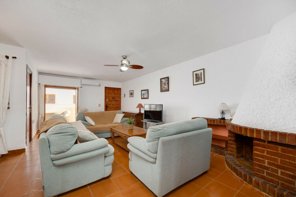 Middle Floor Apartment La Mata Alicante - image 2