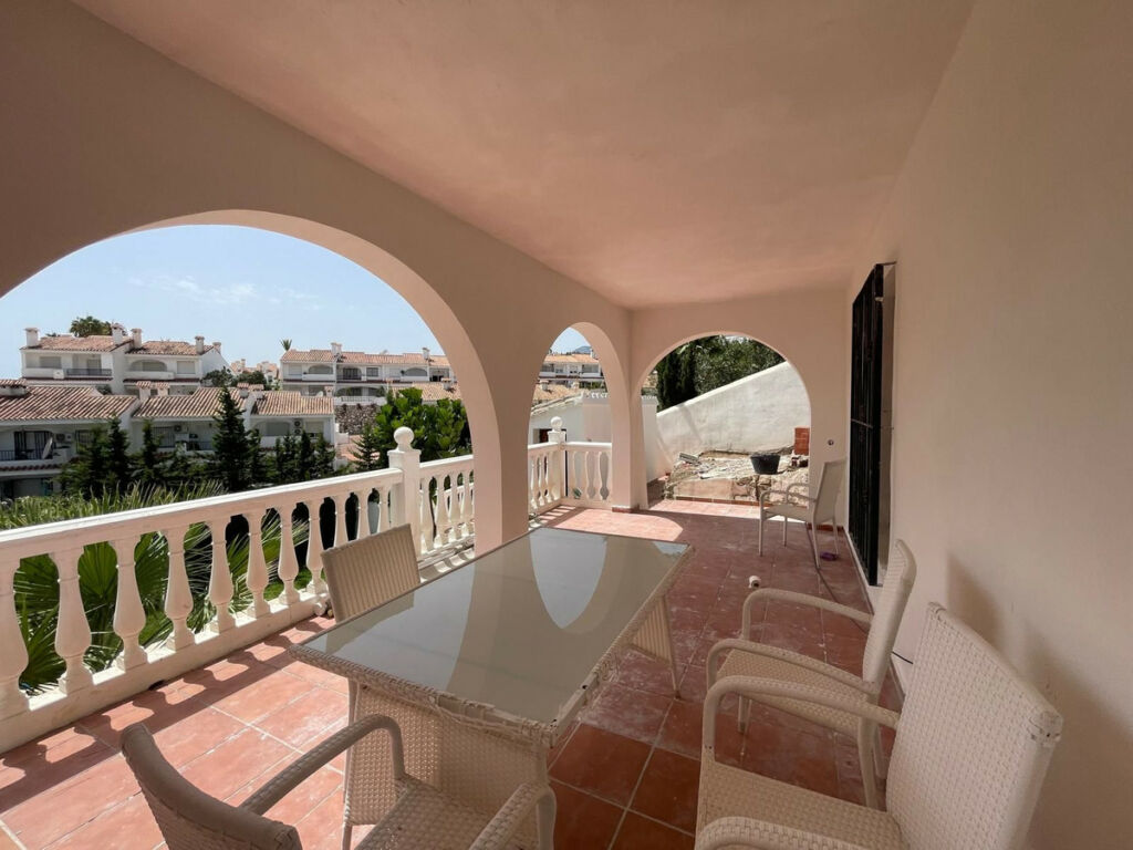 Detached Villa Torremuelle Málaga - image 2