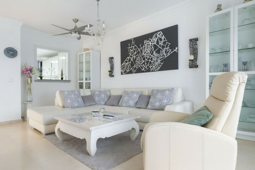 Ground Floor Apartment New Golden Mile Málaga - image 2