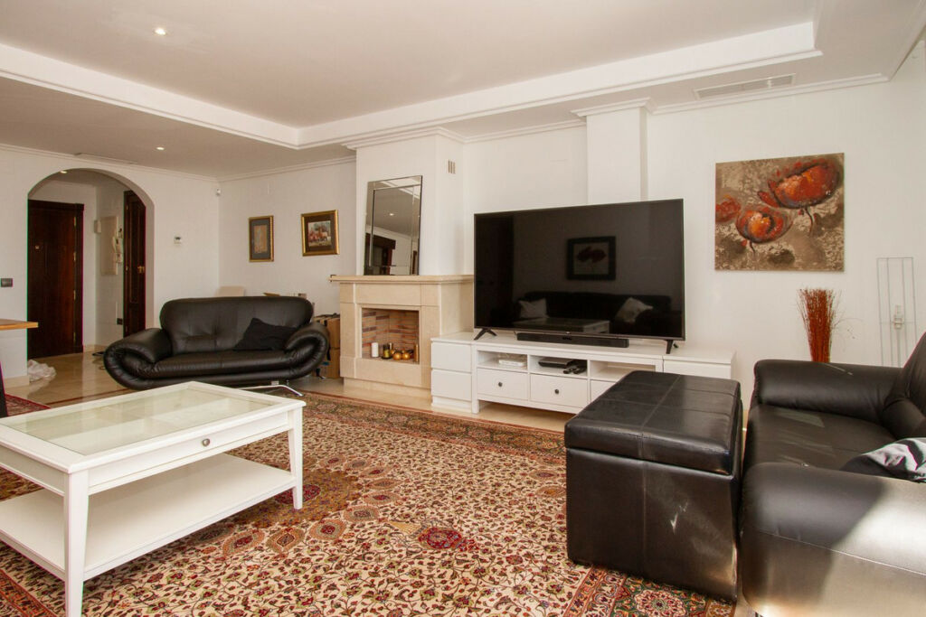 Penthouse La Mairena Málaga - image 2