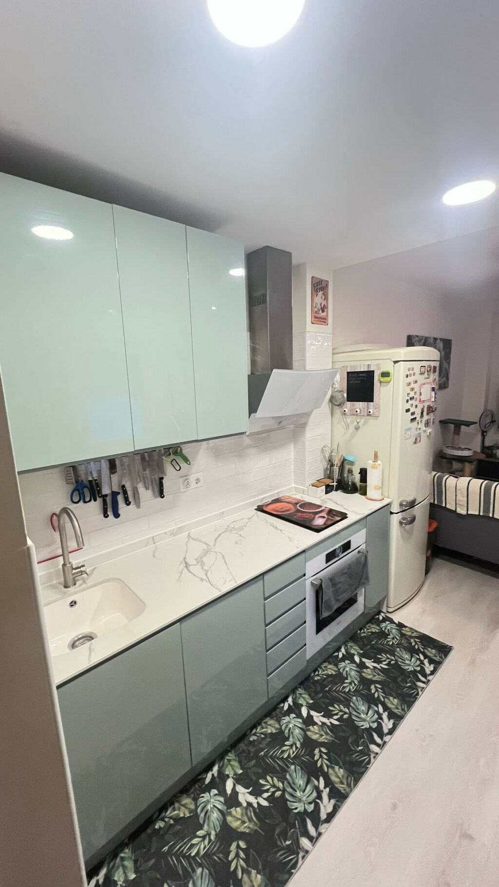 Middle Floor Apartment Estepona Málaga - image 2