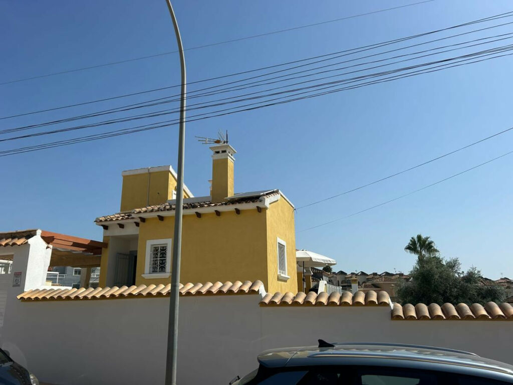 Detached Villa San Miguel de Salinas Alicante - image 2