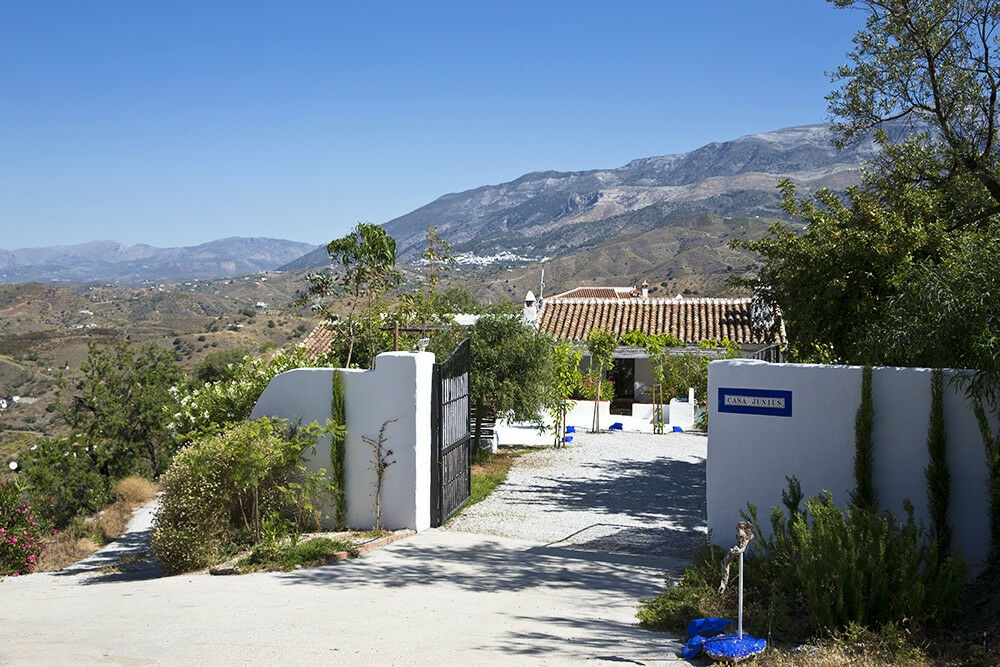 Detached Villa Arenas Málaga - image 2