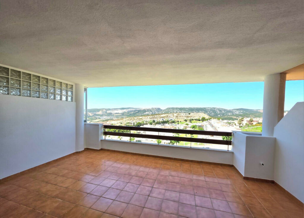 Middle Floor Apartment Casares Málaga - image 2