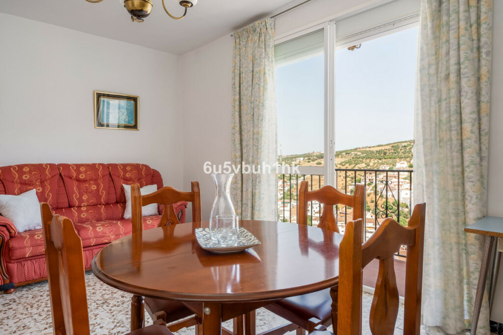 Townhouse Tolox Málaga - image 3