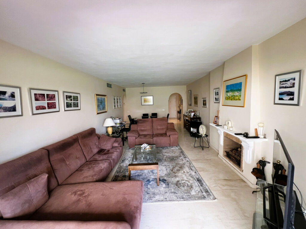 Ground Floor Apartment El Paraiso Málaga - image 2