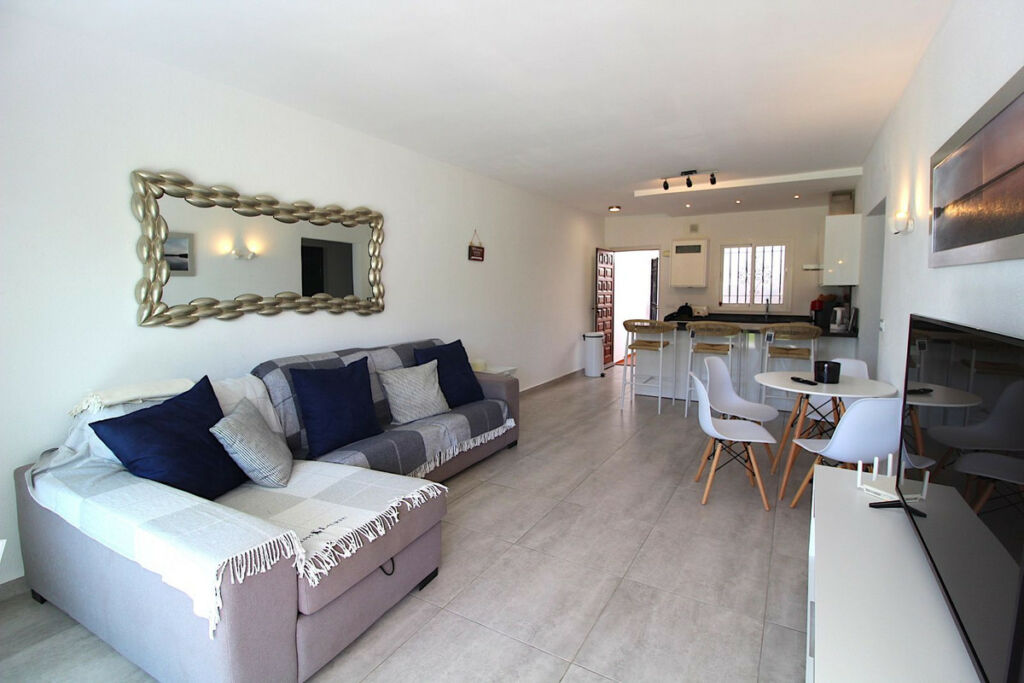 Ground Floor Apartment El Paraiso Málaga - image 2