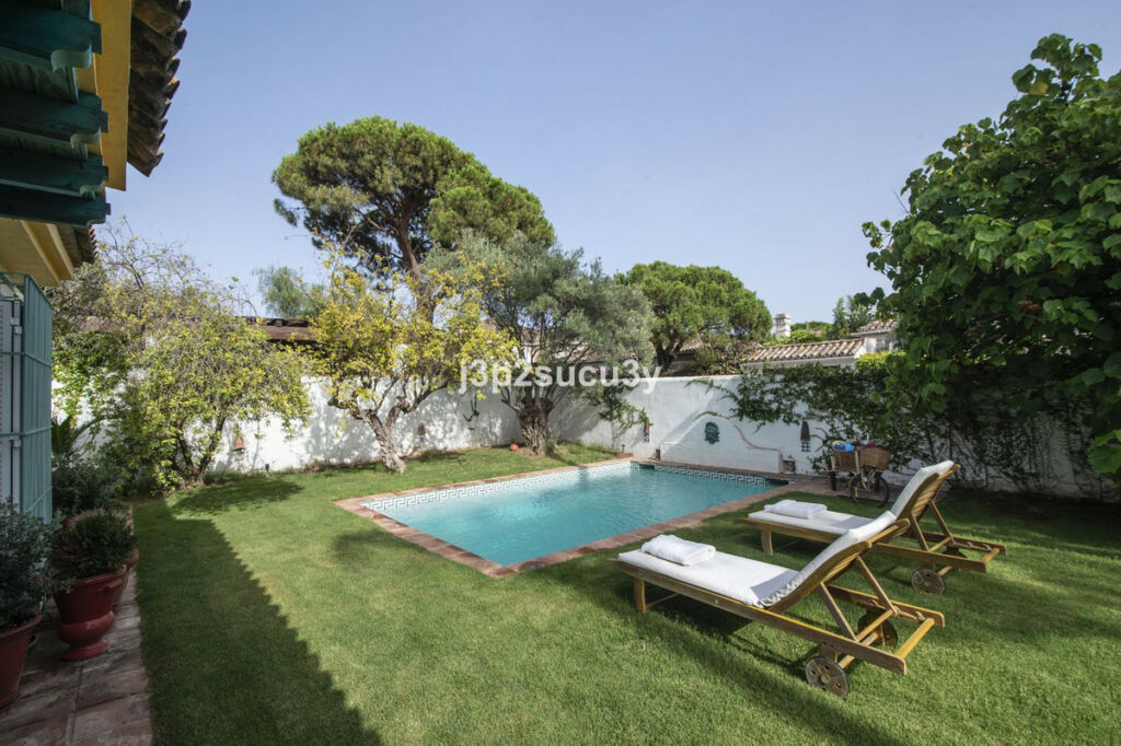 Detached Villa Benamara Málaga - image 2