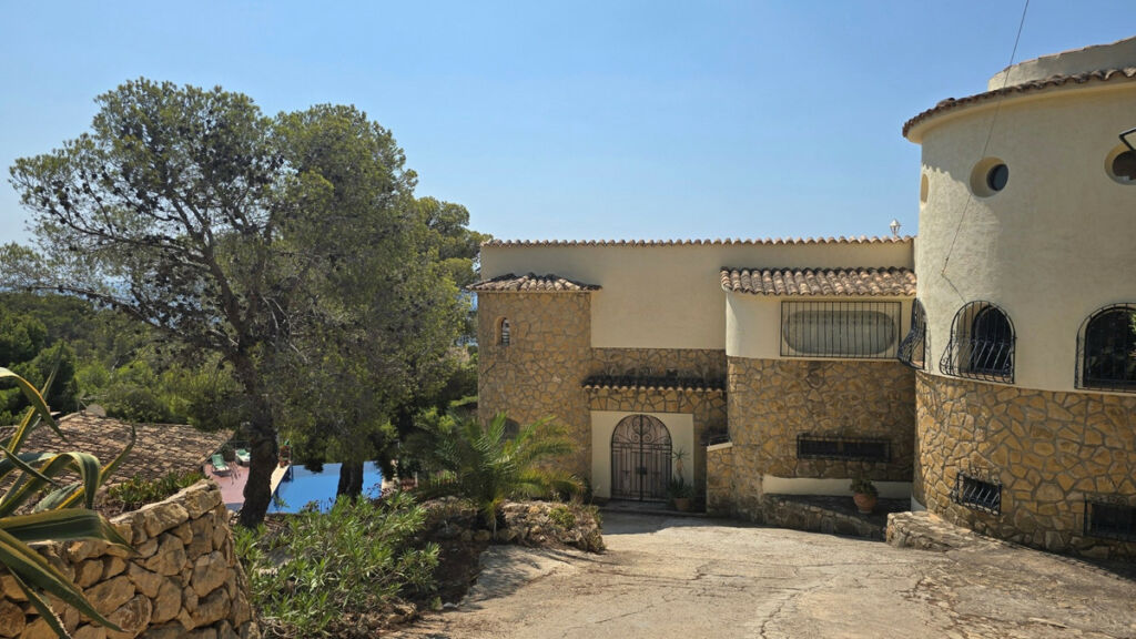 Detached Villa Altea Alicante - image 2