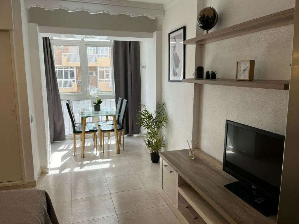 Middle Floor Studio Benalmadena Málaga - image 2