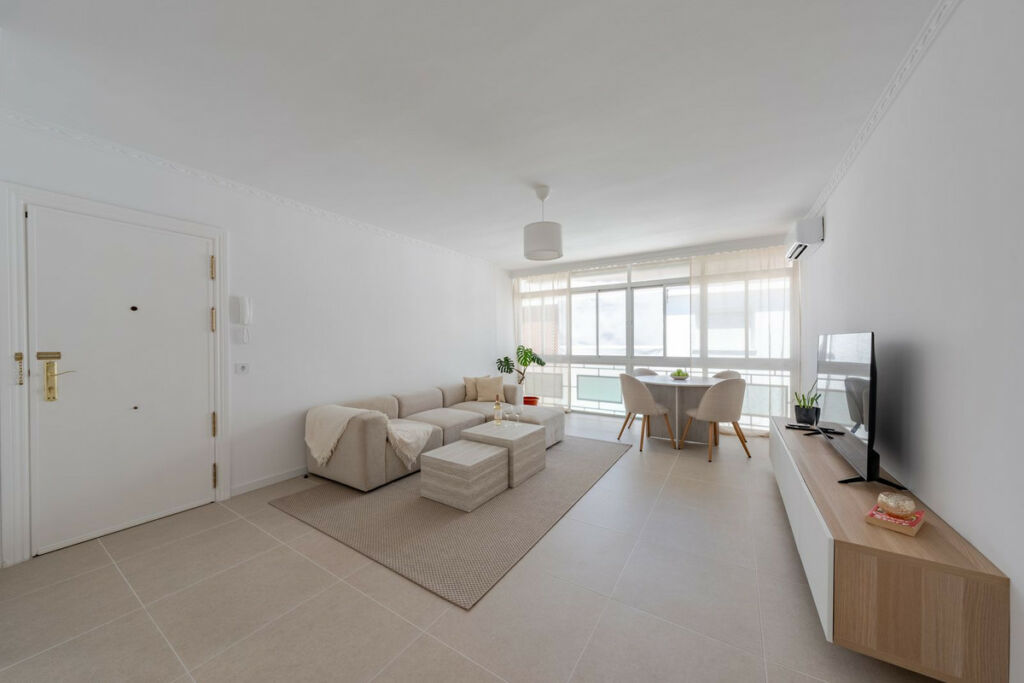 Top Floor Apartment Estepona Málaga - image 2