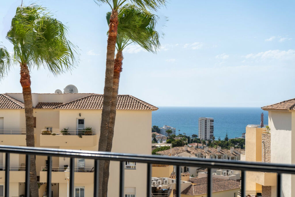 Middle Floor Apartment Riviera del Sol Málaga - image 2