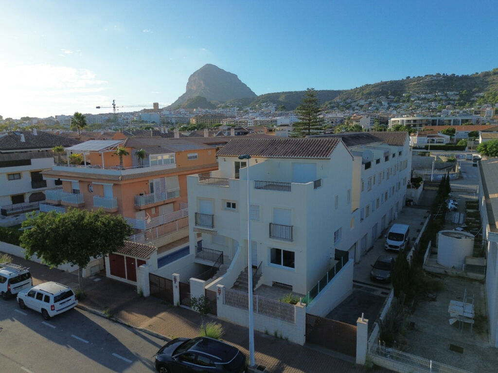 Townhouse Javea Alicante - image 2