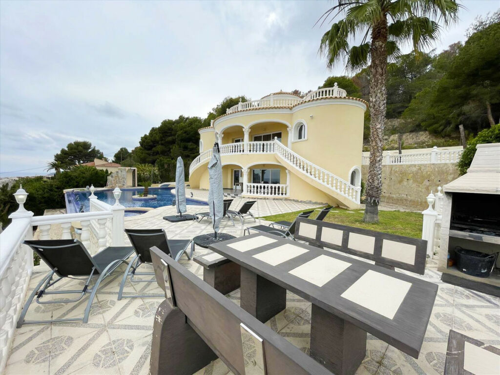 Detached Villa Calpe Alicante - image 2