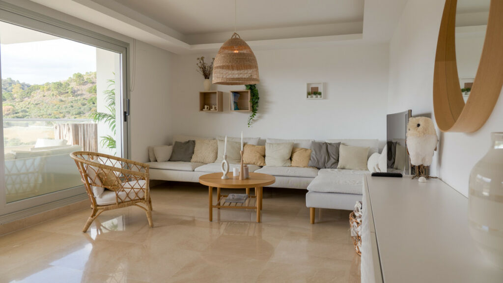 Middle Floor Apartment Benahavís Málaga - image 2