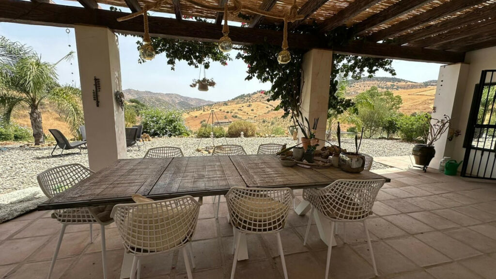 Detached Villa Alora Málaga - image 2