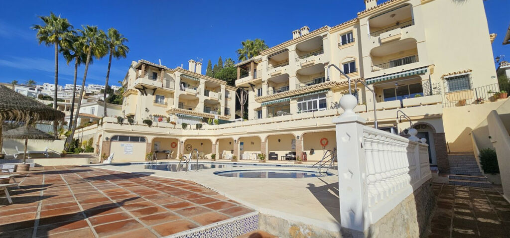 Middle Floor Apartment Riviera del Sol Málaga - image 2