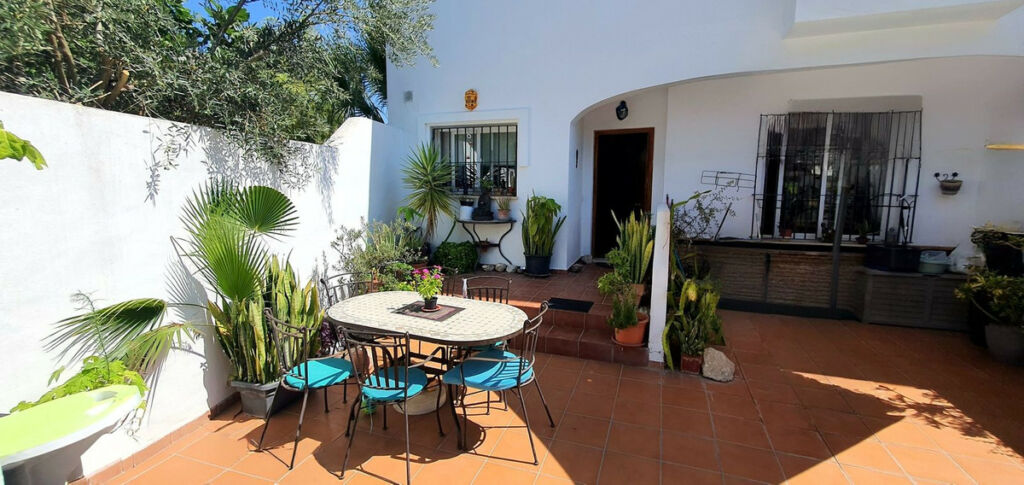 Townhouse Fuengirola Málaga - image 2