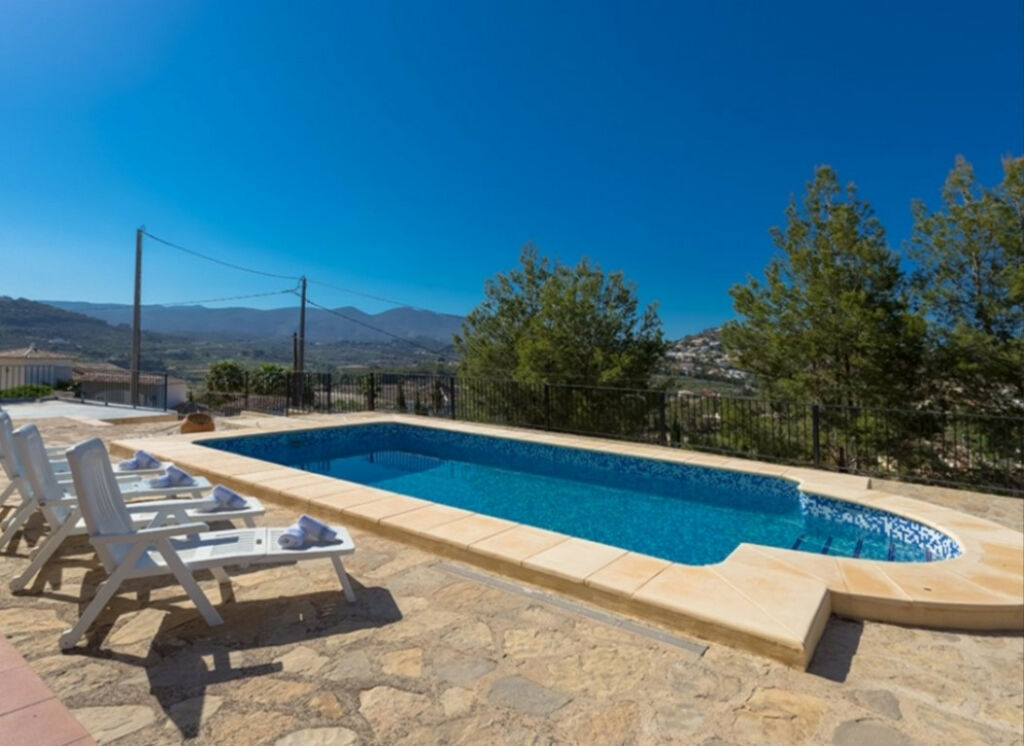 Detached Villa Calpe Alicante - image 2