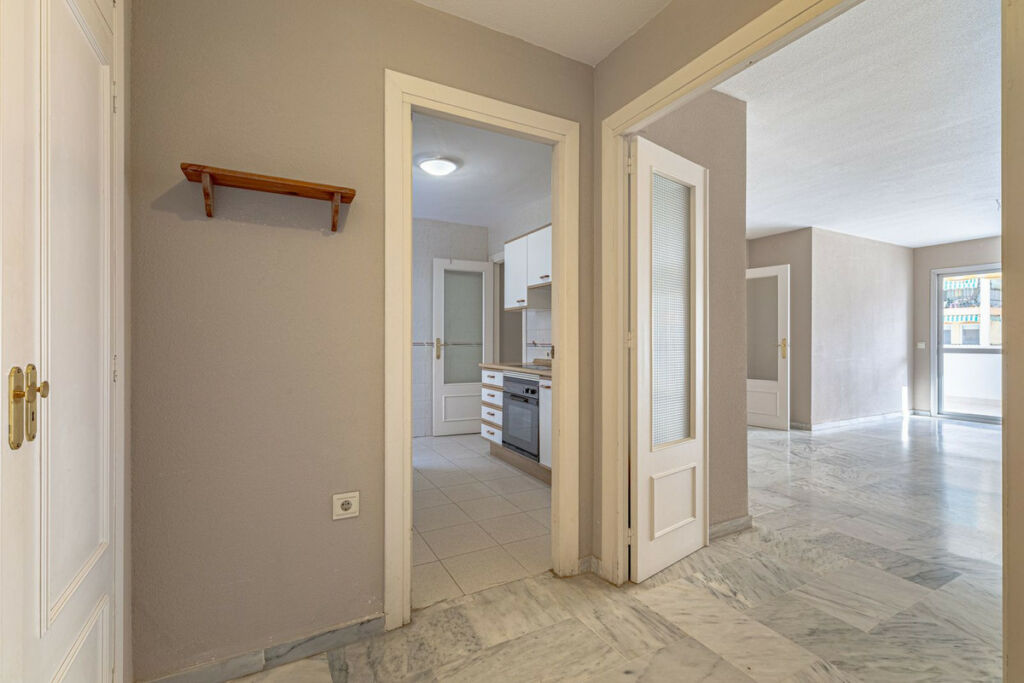Middle Floor Apartment Los Boliches Málaga - image 2