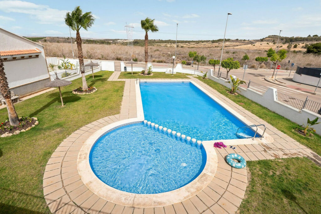 Townhouse San Miguel de Salinas Alicante - image 2