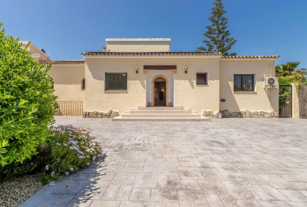 Detached Villa Javea Alicante - image 2