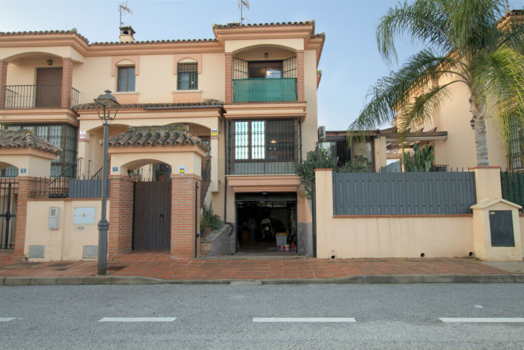Townhouse Alhaurín de la Torre Málaga - image 2