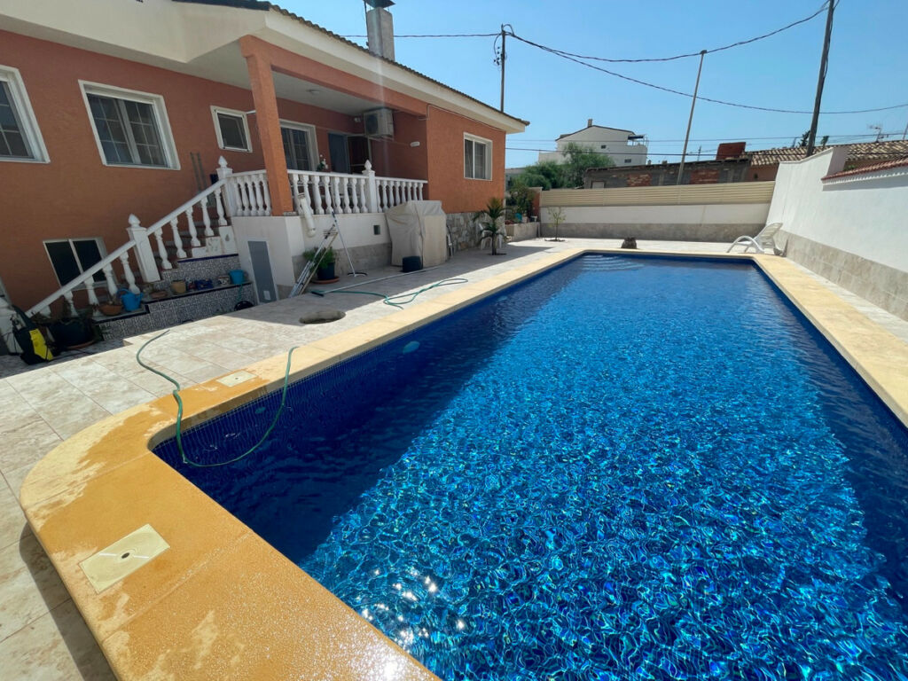 Detached Villa Benijofar Alicante - image 2